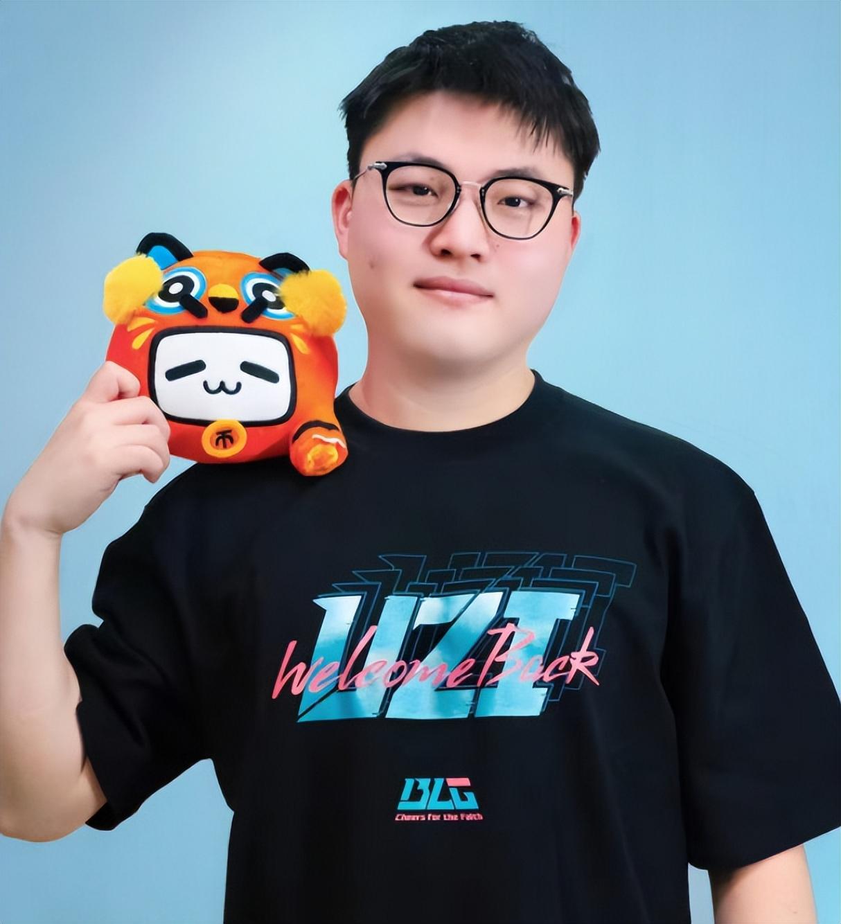 爱游戏在线登录Uzi连续五场比赛得分超过高光表现，雄鹿挑战极限！的简单介绍