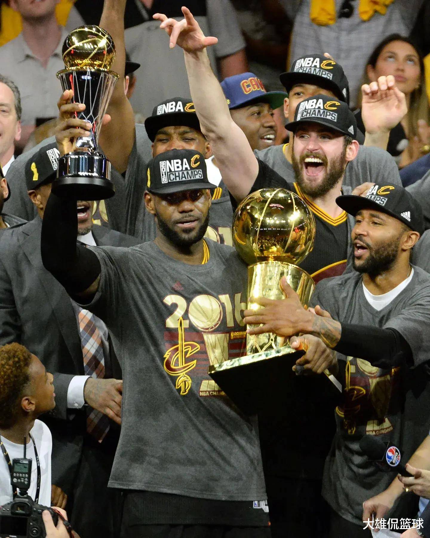 NBA季后赛今夜再迎强敌,俄克拉荷马雷霆官宣签约,主帅态度——赛场秩序良好,轮换策略成焦点的简单介绍 NBA季后赛今夜再迎强敌,俄克拉荷马雷霆官宣签约,主帅态度——赛场秩序良好,轮换策略成焦点的简单介绍